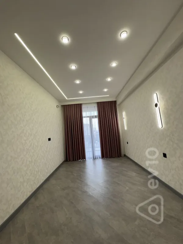Satılır 2 otaqlı yeni tikili 68 m²