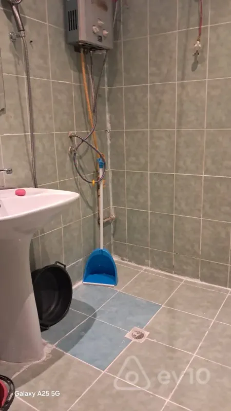 Kirayə verilir 2 otaqlı köhnə tikili 55 m²