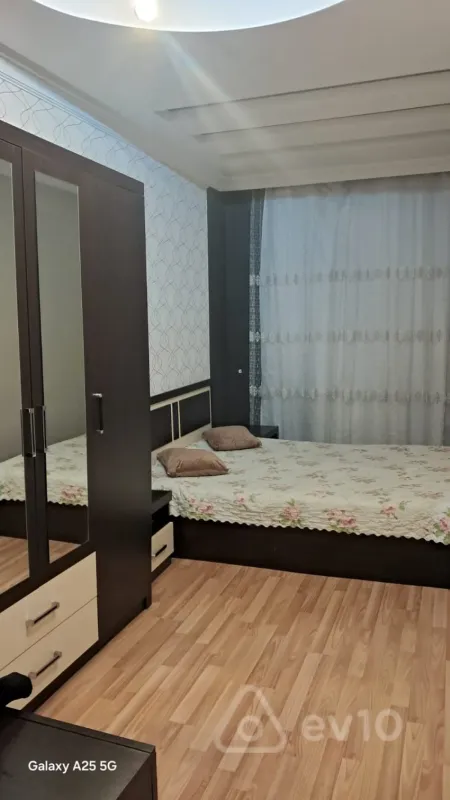 Kirayə verilir 2 otaqlı köhnə tikili 55 m²