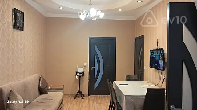 Kirayə verilir 2 otaqlı köhnə tikili 55 m²