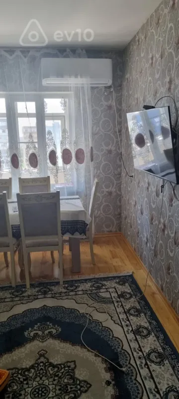 Kirayə verilir 2 otaqlı köhnə tikili 55 m²