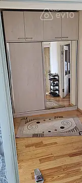Kirayə verilir 2 otaqlı köhnə tikili 55 m²