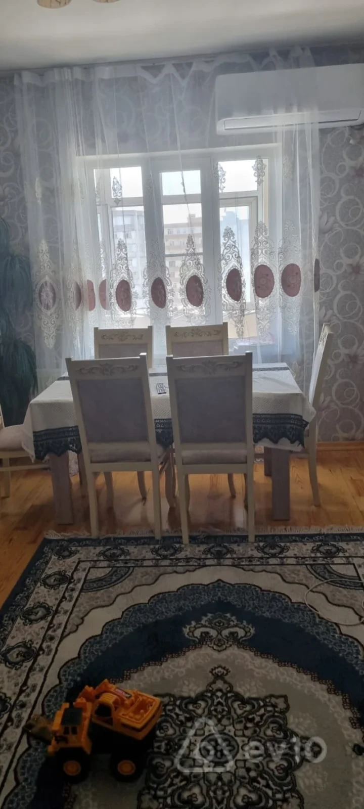 Kirayə verilir 2 otaqlı köhnə tikili 55 m²