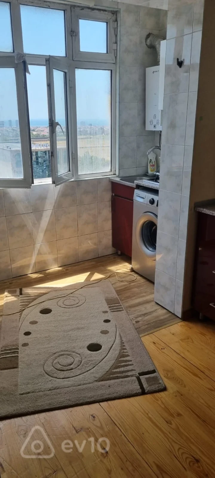 Kirayə verilir 2 otaqlı köhnə tikili 55 m²