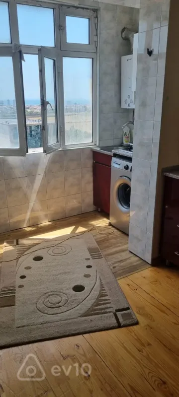 Kirayə verilir 2 otaqlı köhnə tikili 55 m²