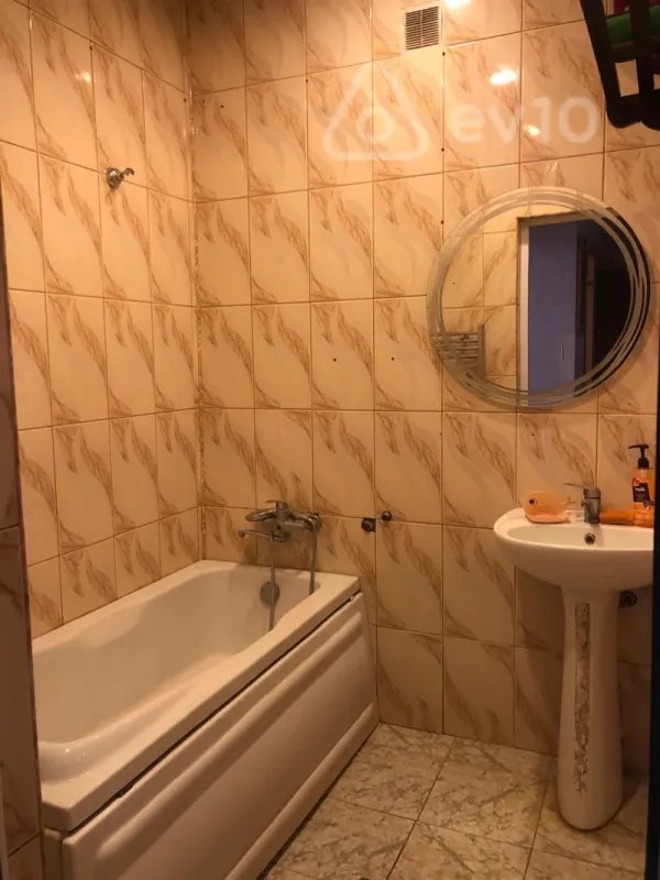 Kirayə verilir 2 otaqlı yeni tikili 60 m²