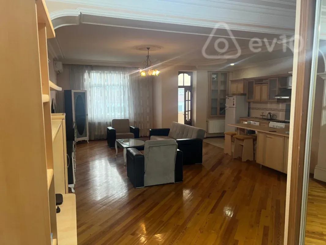 Kirayə verilir 2 otaqlı yeni tikili 90 m²