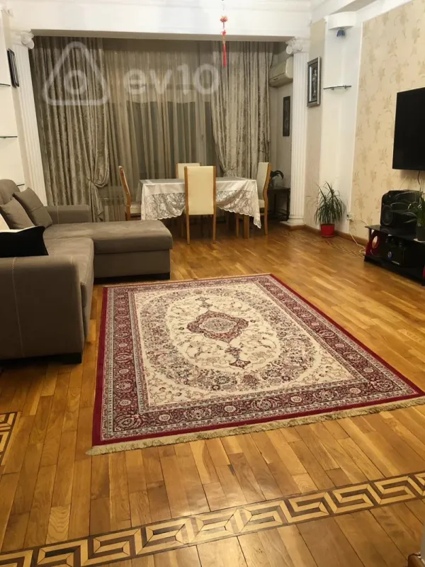 Kirayə verilir 2 otaqlı yeni tikili 60 m²