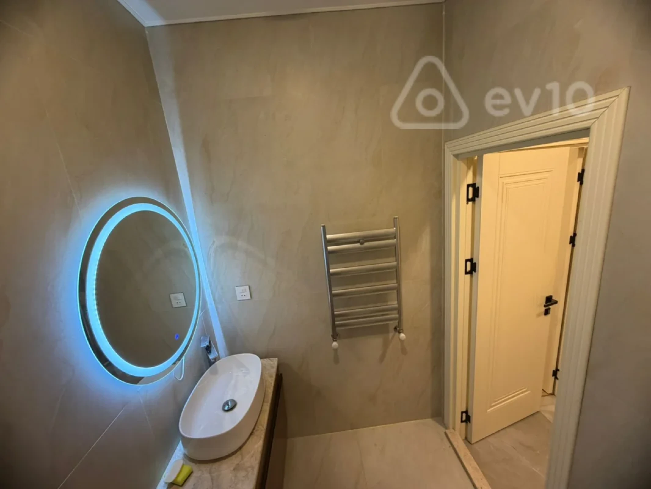 Satılır 2 otaqlı yeni tikili 70 m²