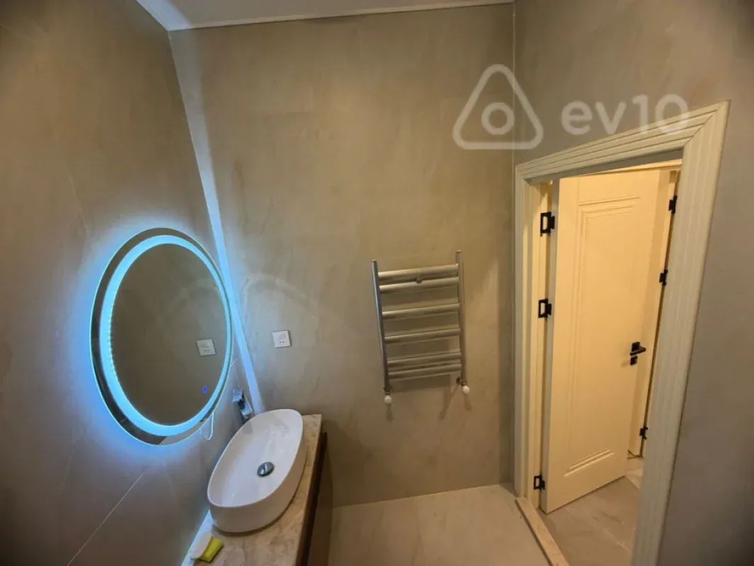 Satılır 2 otaqlı yeni tikili 70 m²