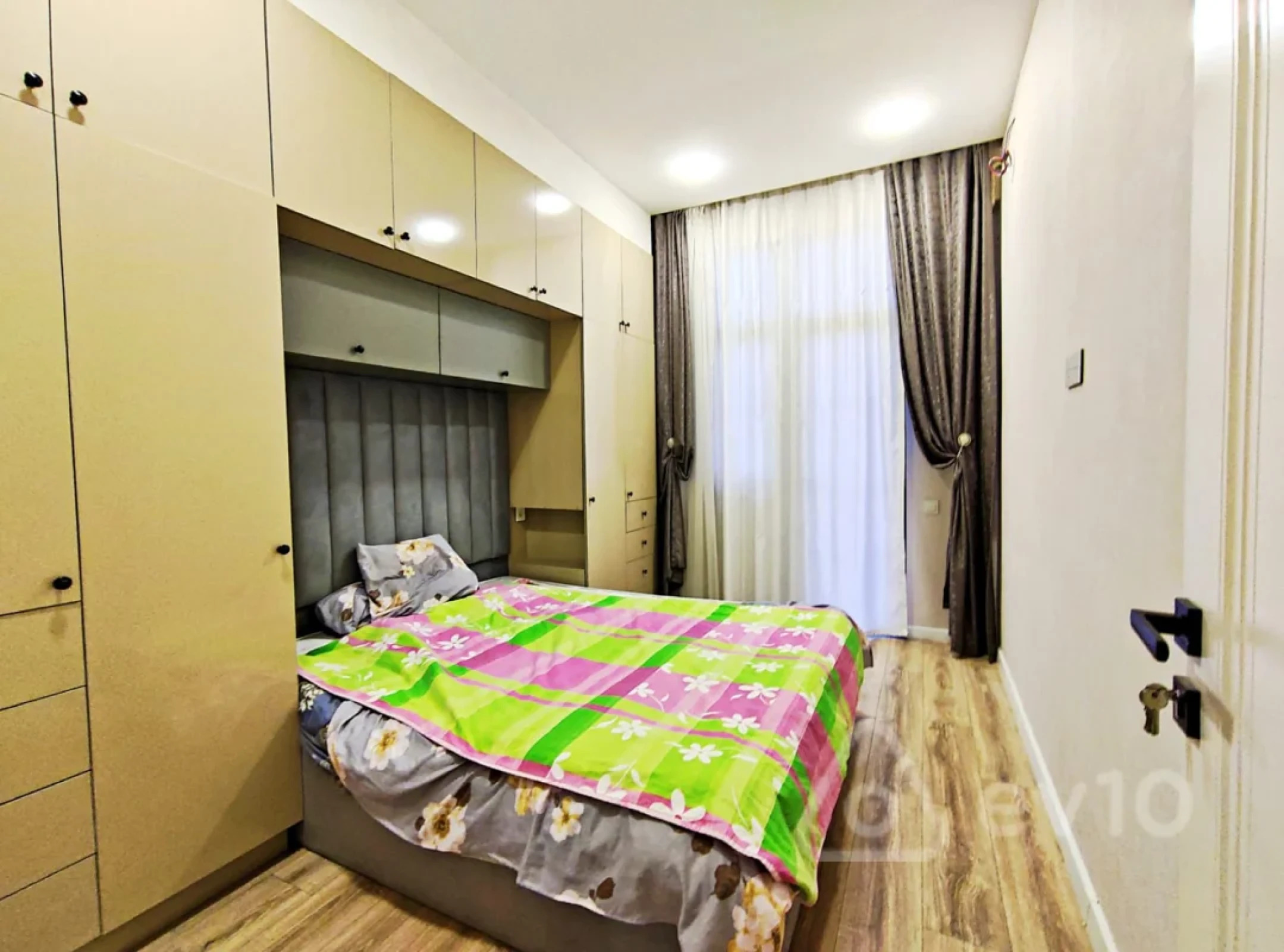 Satılır 2 otaqlı yeni tikili 70 m²