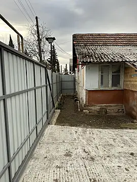 Satılır 1 otaqlı həyət evi 2200 m²