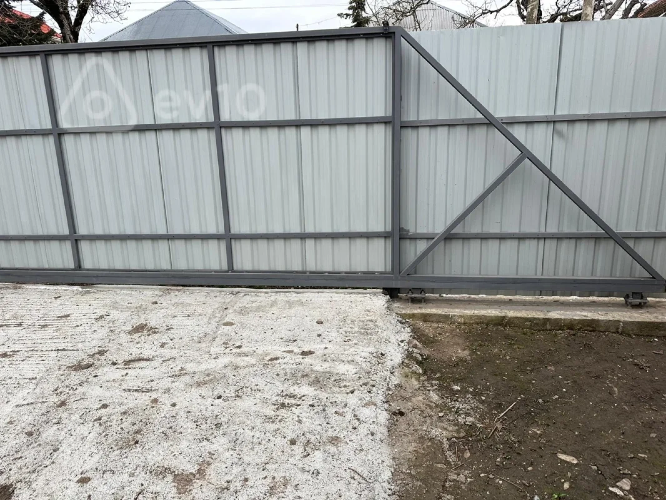 Satılır 1 otaqlı həyət evi 2200 m²