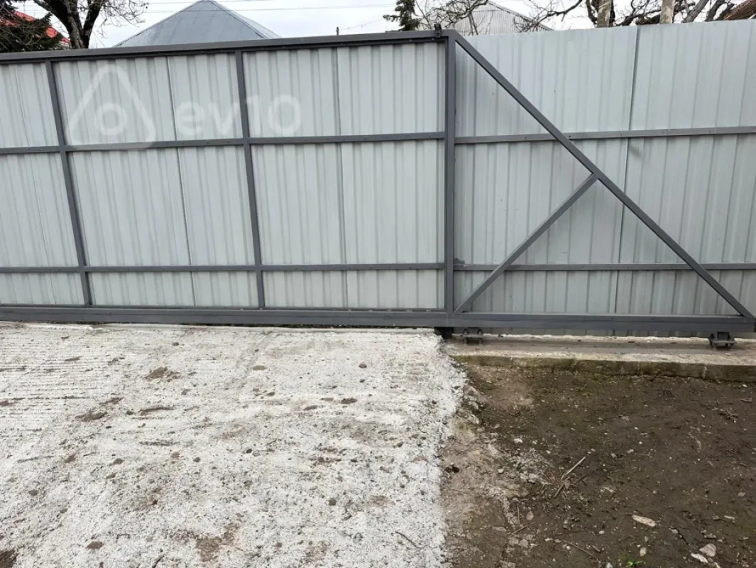 Satılır 1 otaqlı həyət evi 2200 m²