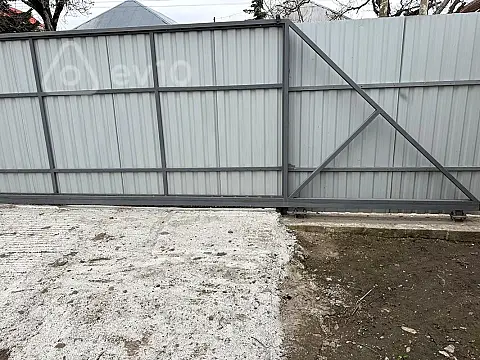 Satılır 1 otaqlı həyət evi 2200 m²