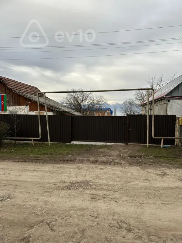 Satılır 1 otaqlı həyət evi 2200 m²