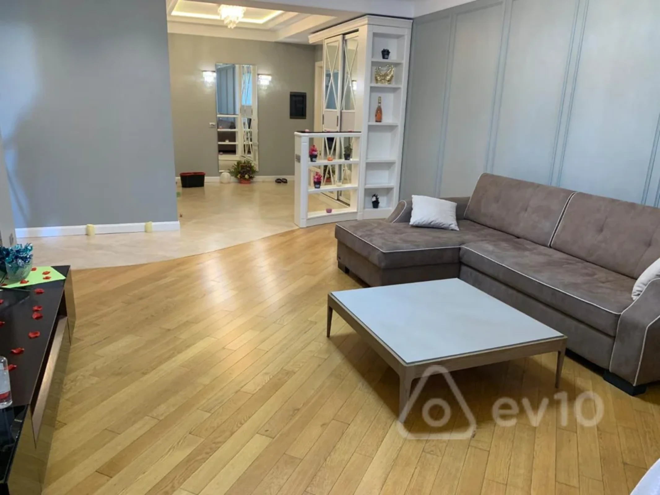 Kirayə verilir 2 otaqlı yeni tikili 100 m²