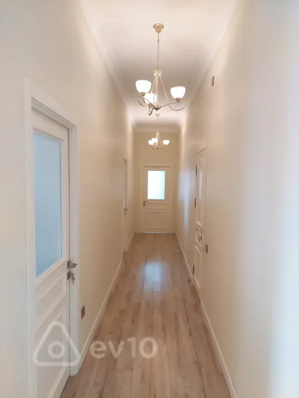 Kirayə verilir 3 otaqlı yeni tikili 145 m²