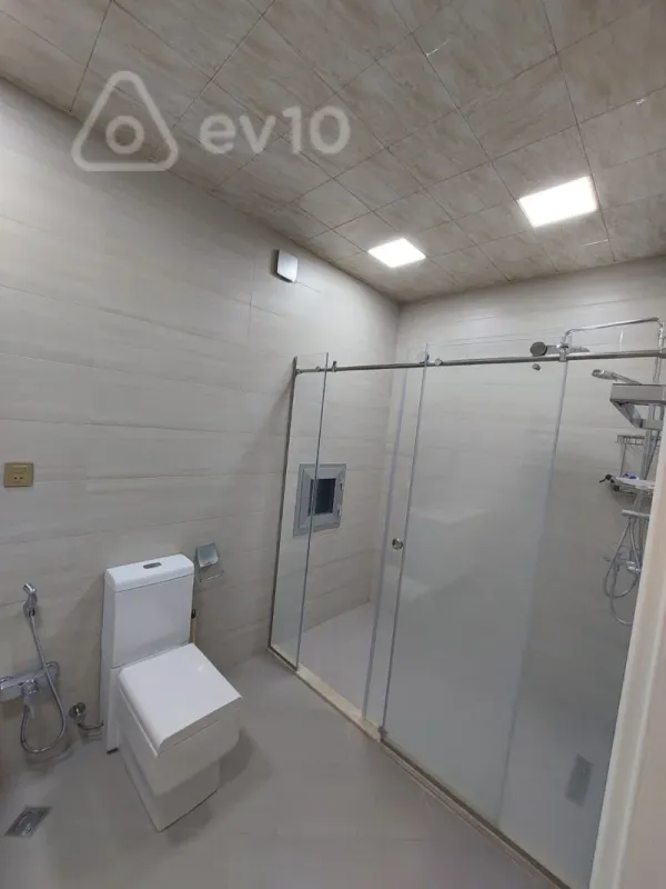 Kirayə verilir 3 otaqlı yeni tikili 145 m²