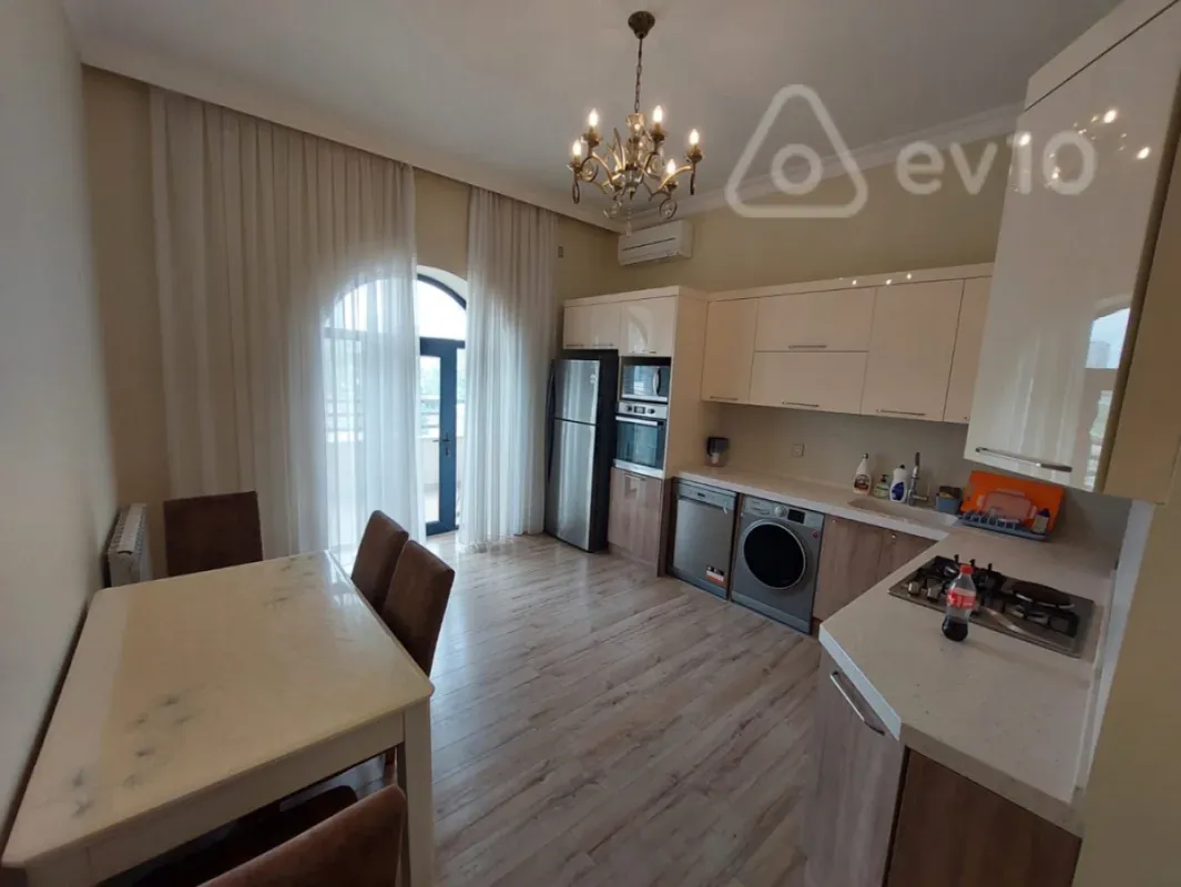 Kirayə verilir 3 otaqlı yeni tikili 145 m²