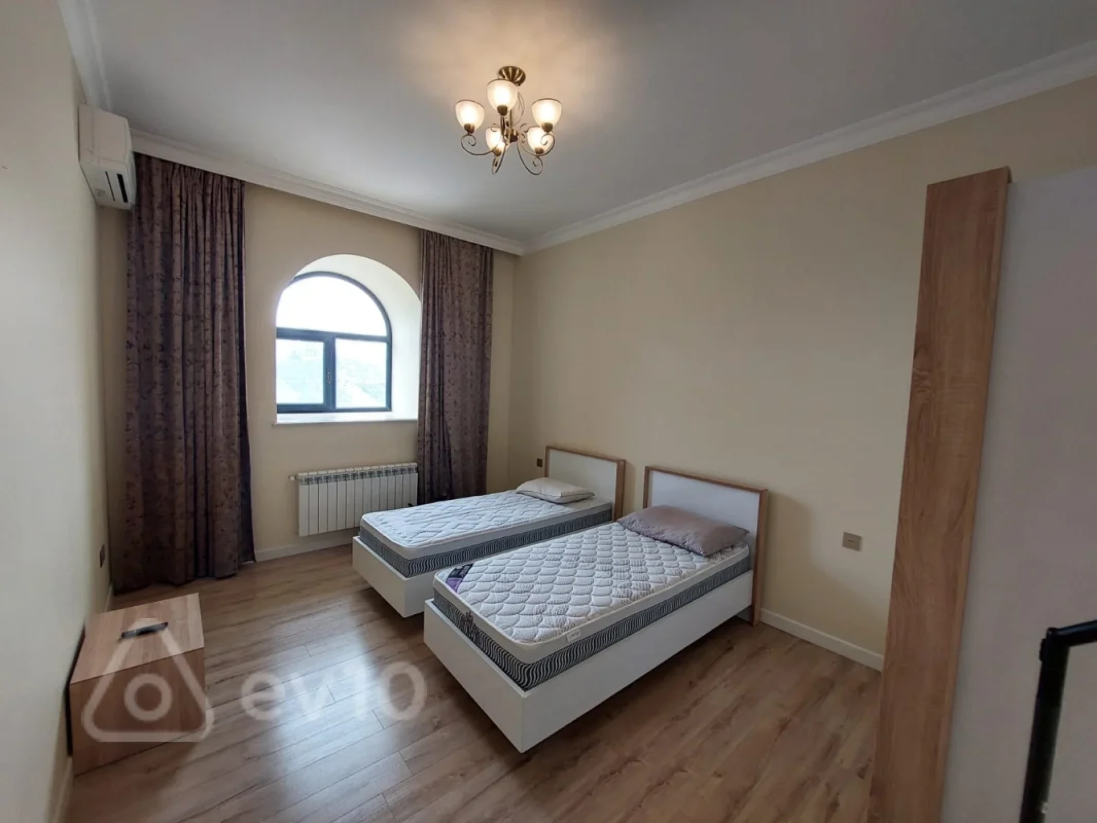 Kirayə verilir 3 otaqlı yeni tikili 145 m²
