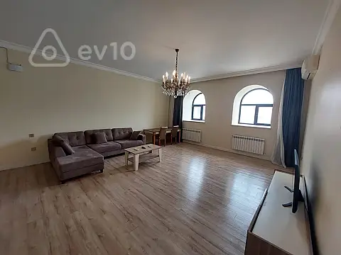 Kirayə verilir 3 otaqlı yeni tikili 145 m²