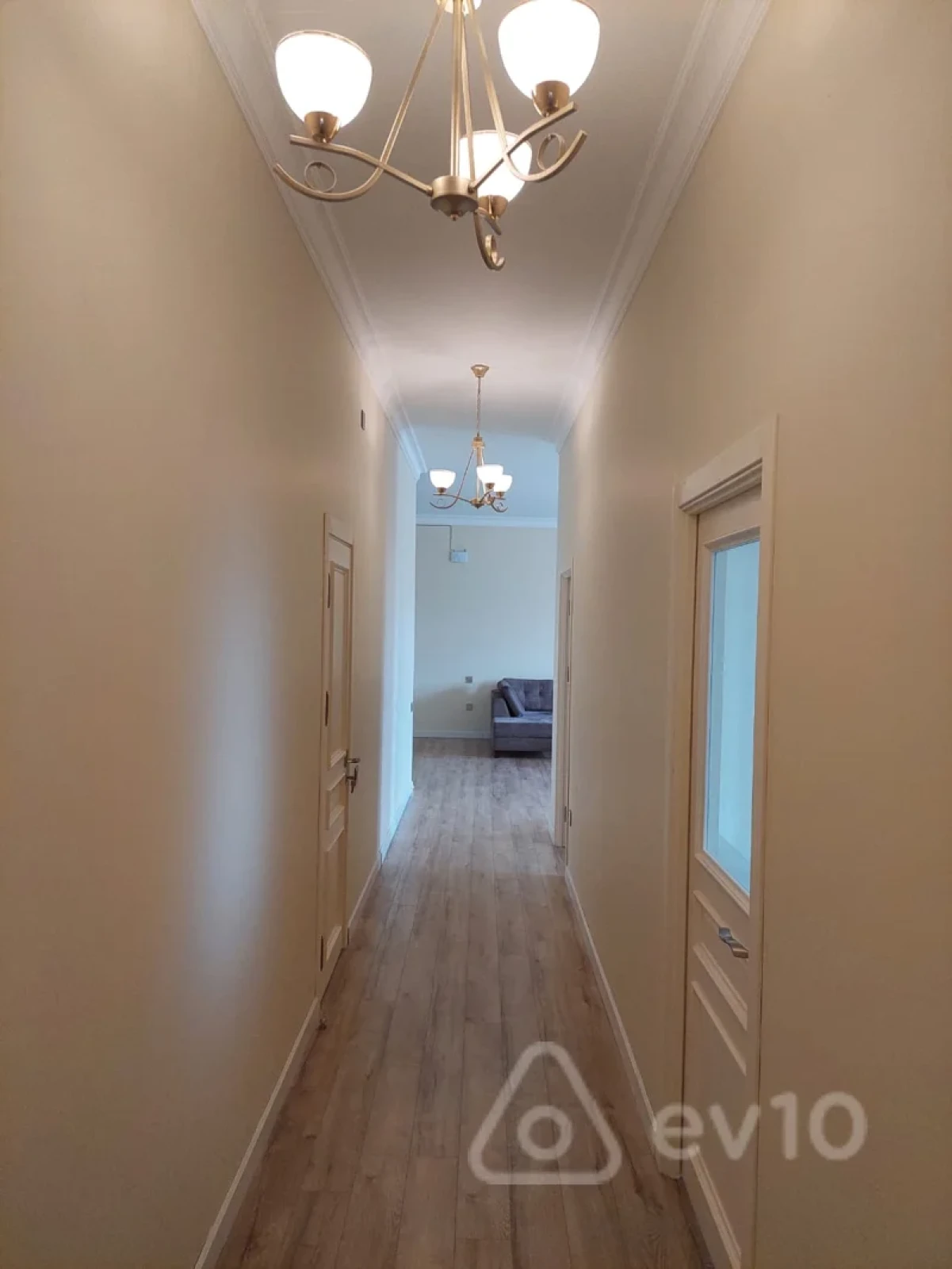 Kirayə verilir 3 otaqlı yeni tikili 145 m²