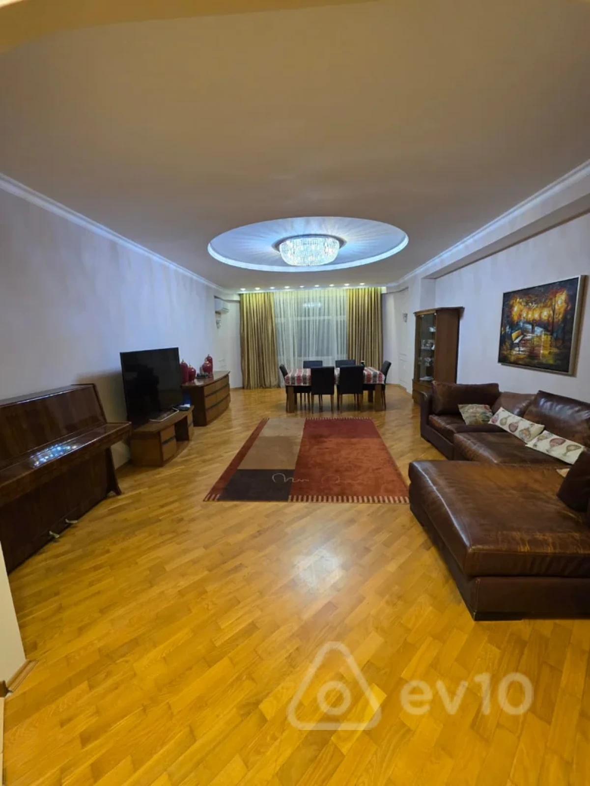 Kirayə verilir 4 otaqlı yeni tikili 140 m²