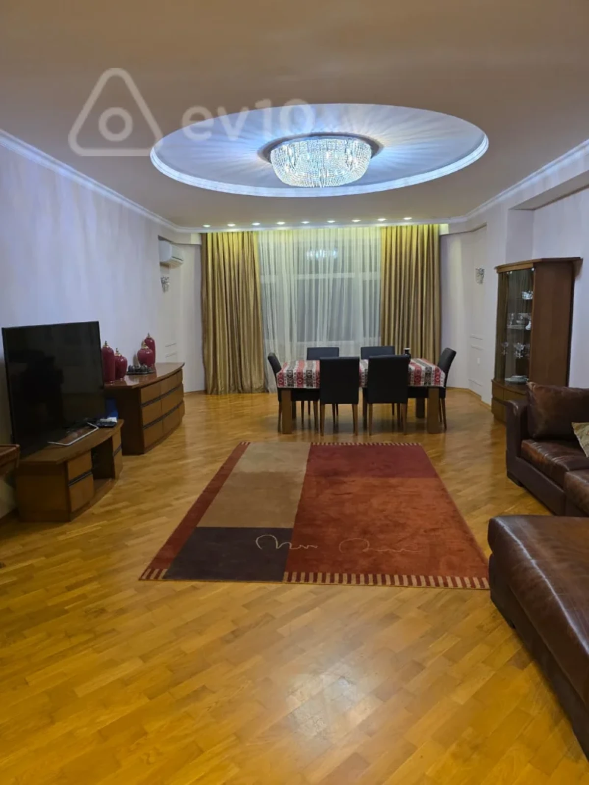 Kirayə verilir 4 otaqlı yeni tikili 140 m²