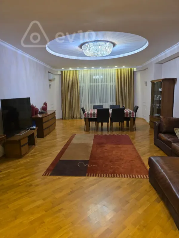 Kirayə verilir 4 otaqlı yeni tikili 140 m²