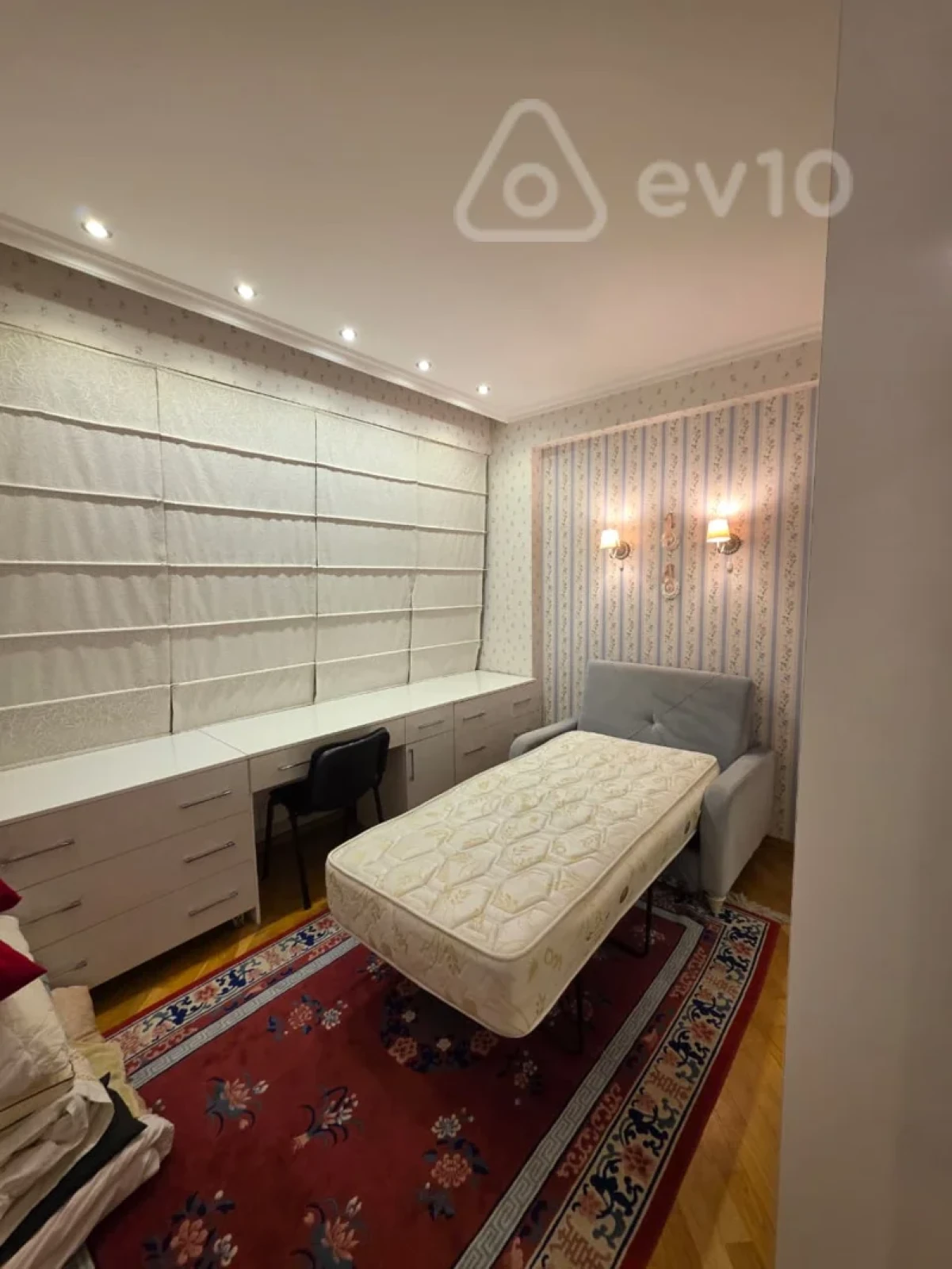 Kirayə verilir 4 otaqlı yeni tikili 140 m²