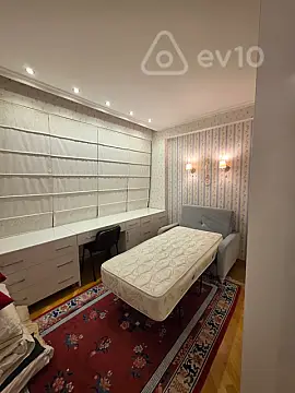 Kirayə verilir 4 otaqlı yeni tikili 140 m²