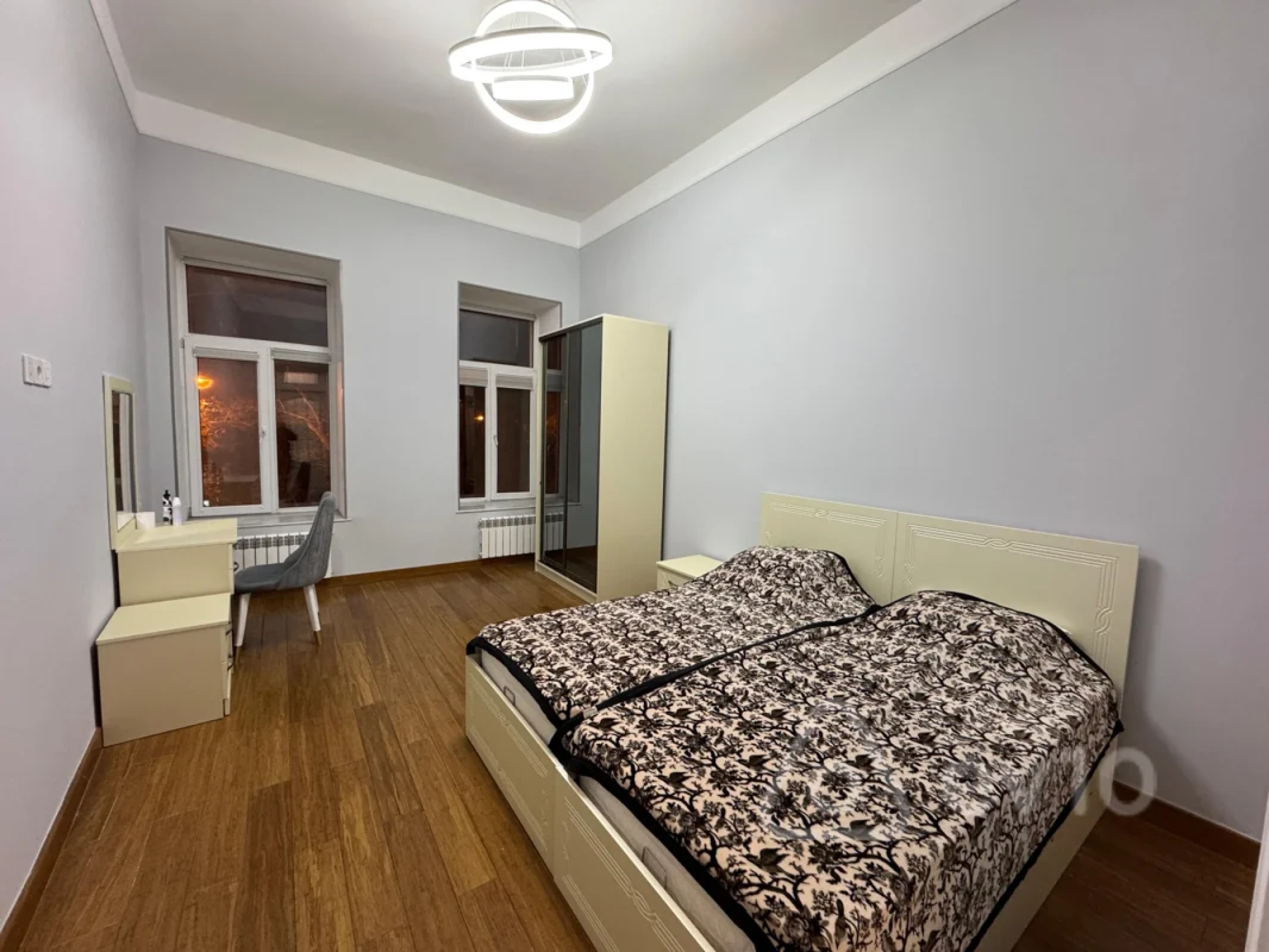 Kirayə verilir 2 otaqlı köhnə tikili 80 m²