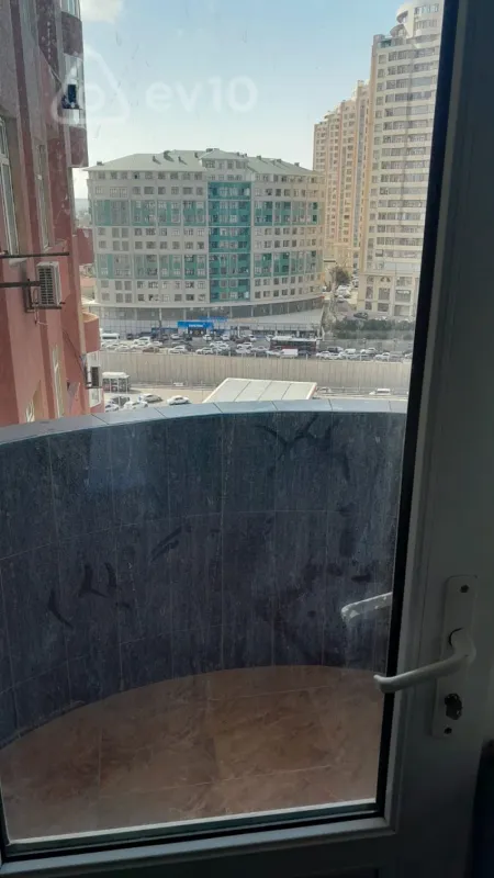 Kirayə verilir 3 otaqlı yeni tikili 90 m²