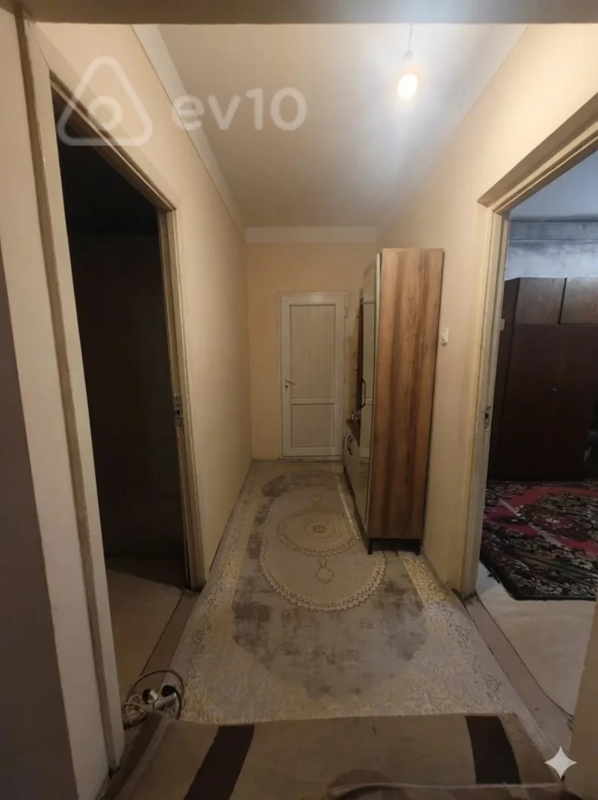 Satılır 2 otaqlı köhnə tikili 65 m²