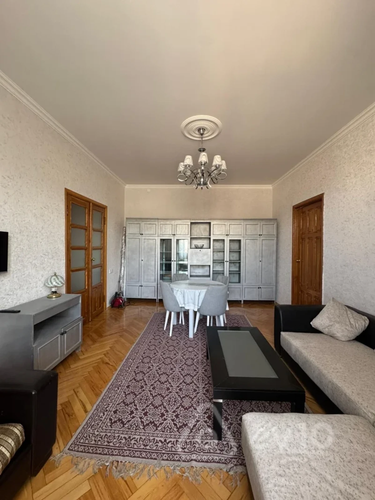 Kirayə verilir 3 otaqlı köhnə tikili 75 m²