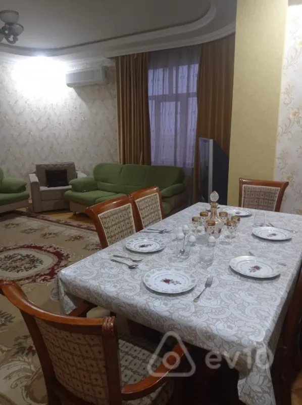 Kirayə verilir 3 otaqlı yeni tikili 120 m²