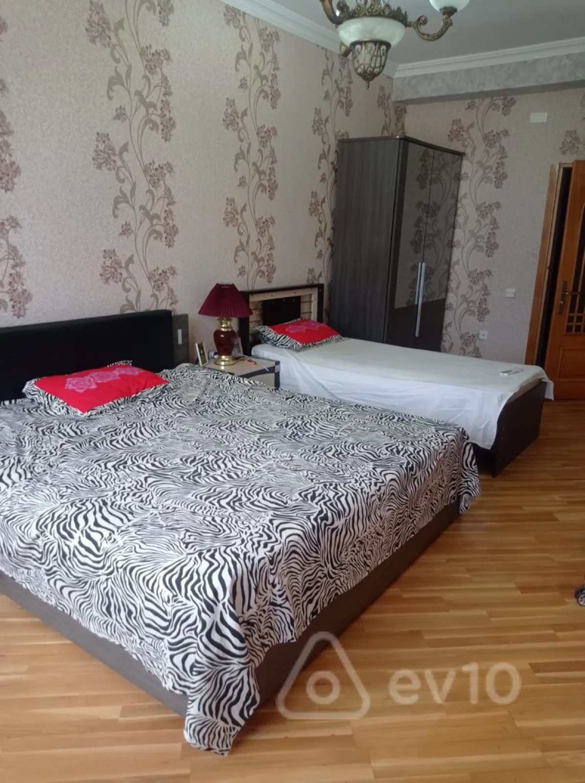 Kirayə verilir 3 otaqlı yeni tikili 120 m²