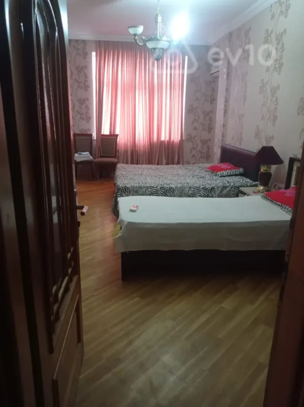 Kirayə verilir 3 otaqlı yeni tikili 120 m²