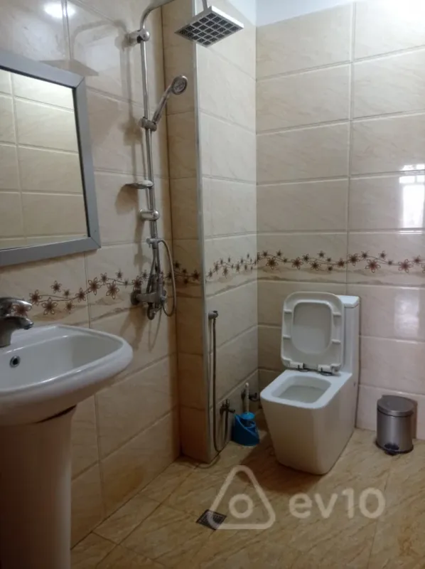 Kirayə verilir 3 otaqlı yeni tikili 120 m²