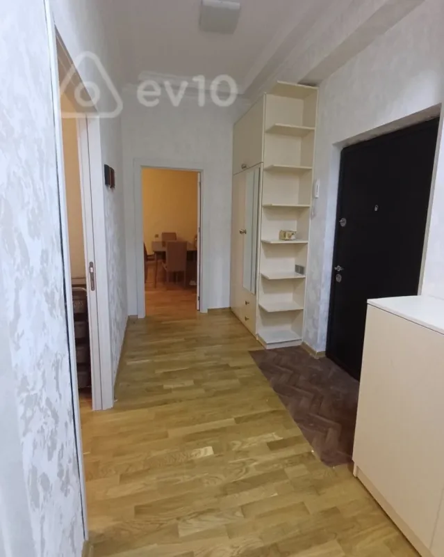 Kirayə verilir 2 otaqlı yeni tikili 75 m²