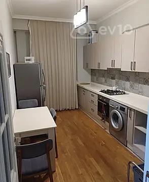 Kirayə verilir 2 otaqlı yeni tikili 75 m²