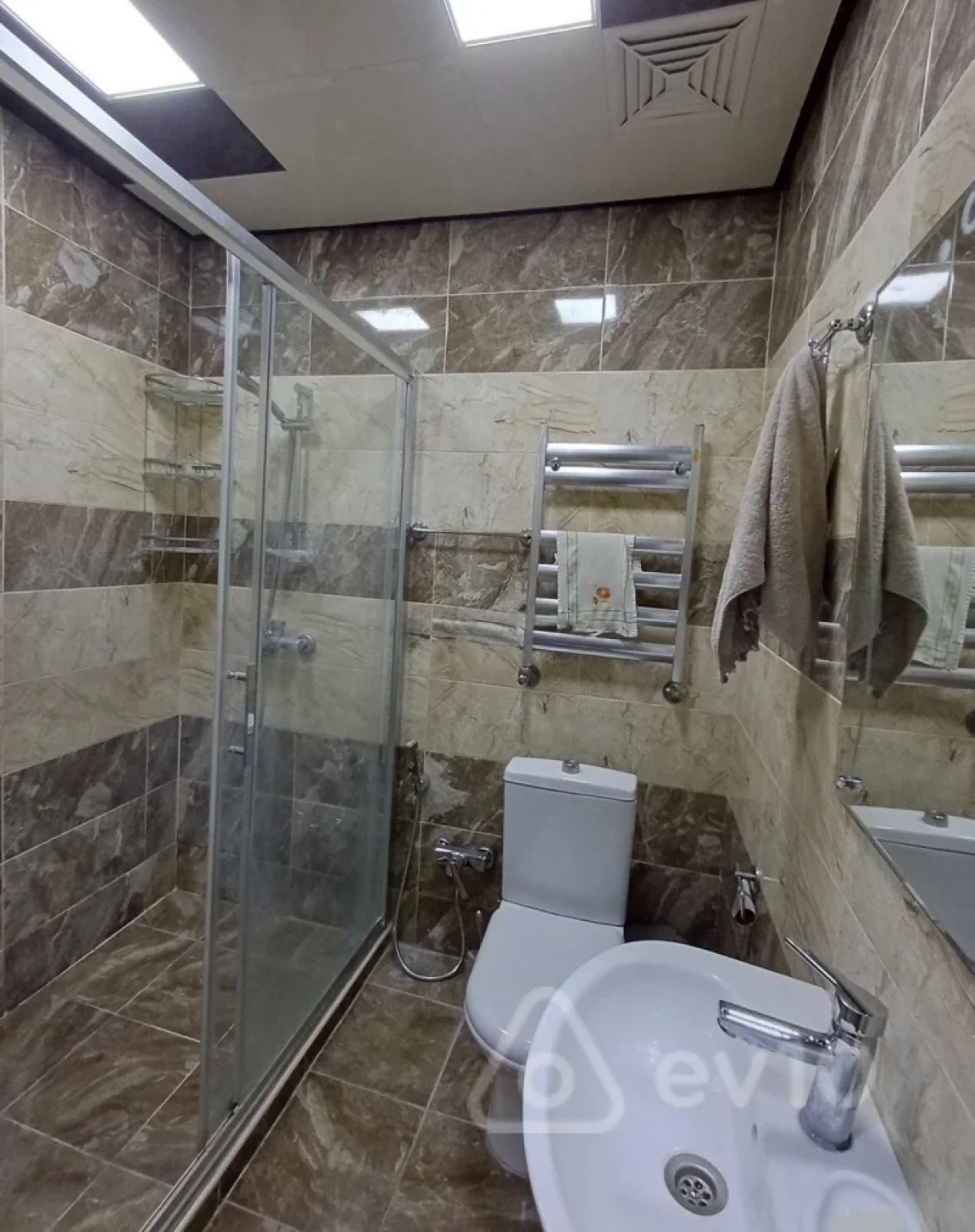 Kirayə verilir 2 otaqlı yeni tikili 75 m²