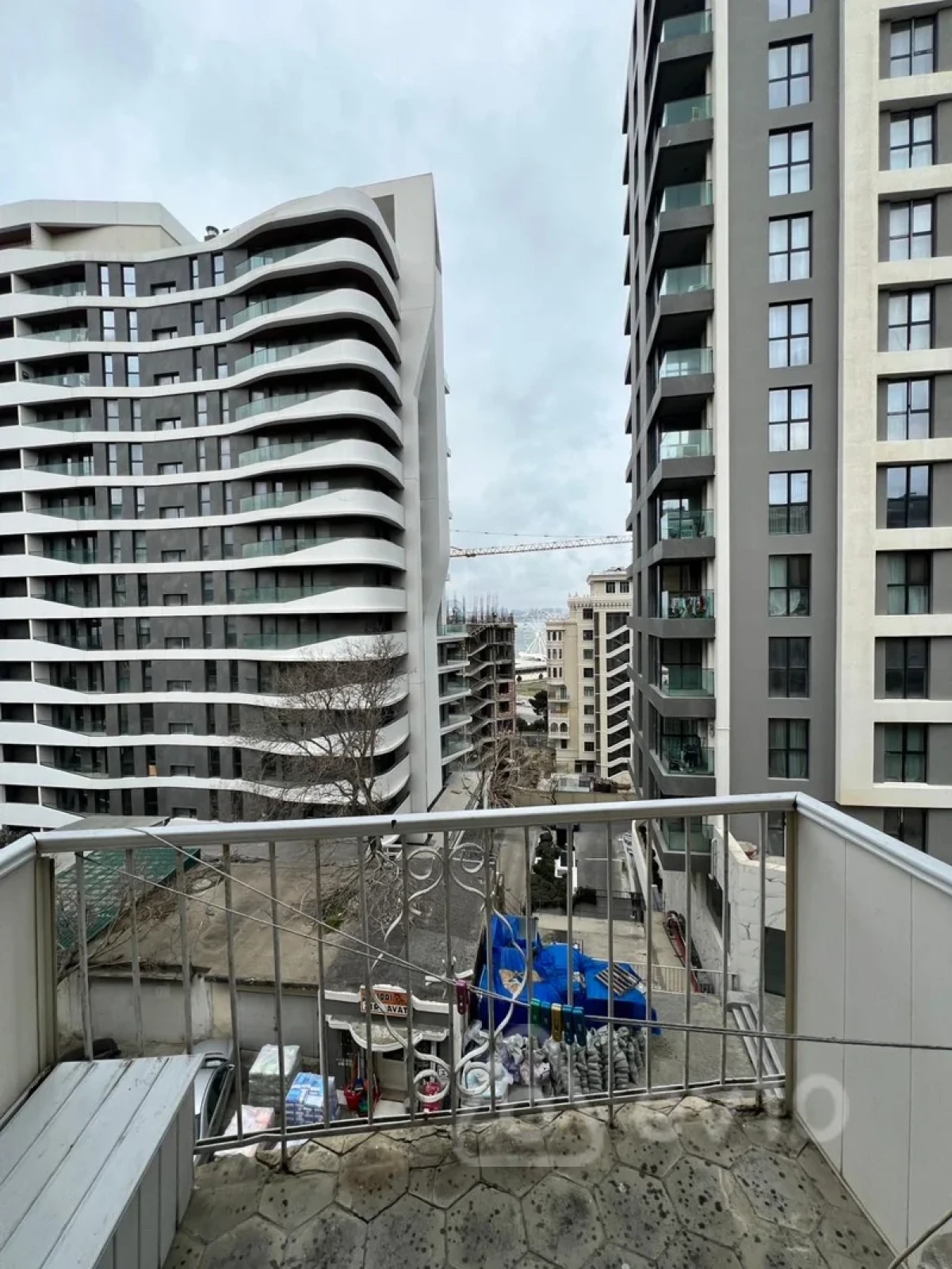 Kirayə verilir 2 otaqlı köhnə tikili 65 m²