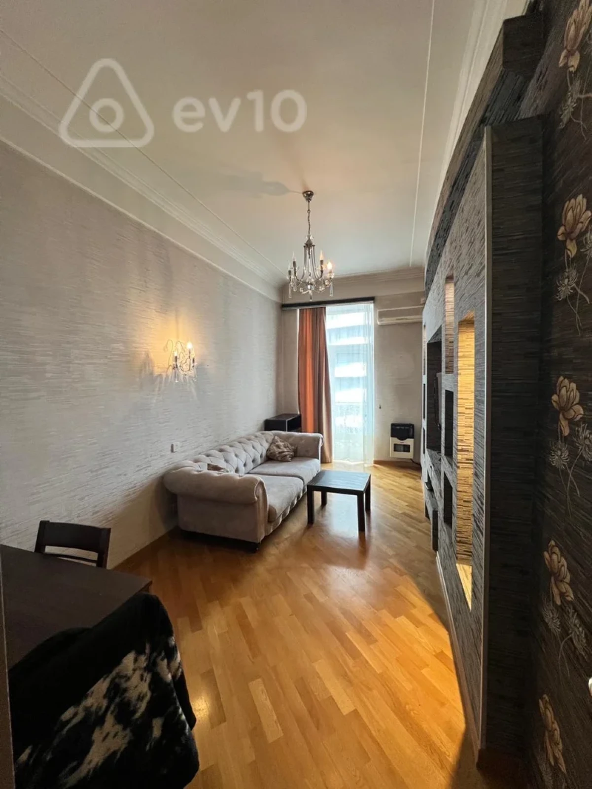 Kirayə verilir 2 otaqlı köhnə tikili 65 m²