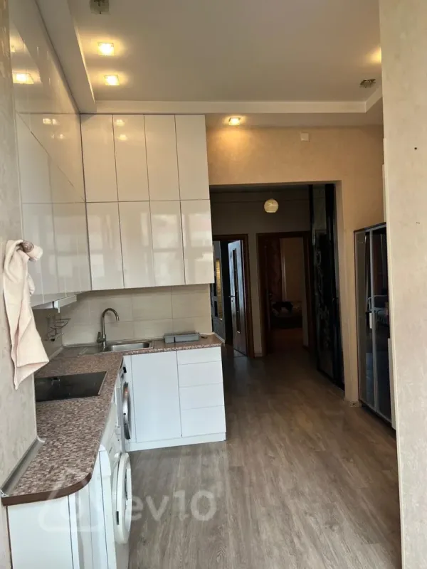 Kirayə verilir 2 otaqlı köhnə tikili 65 m²