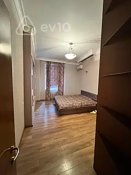 Kirayə verilir 2 otaqlı köhnə tikili 65 m²