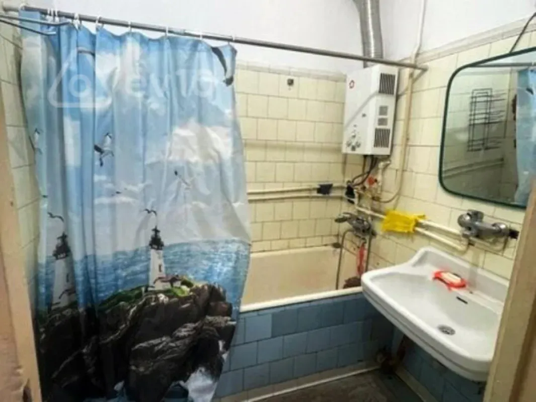 Kirayə verilir 2 otaqlı köhnə tikili 50 m²