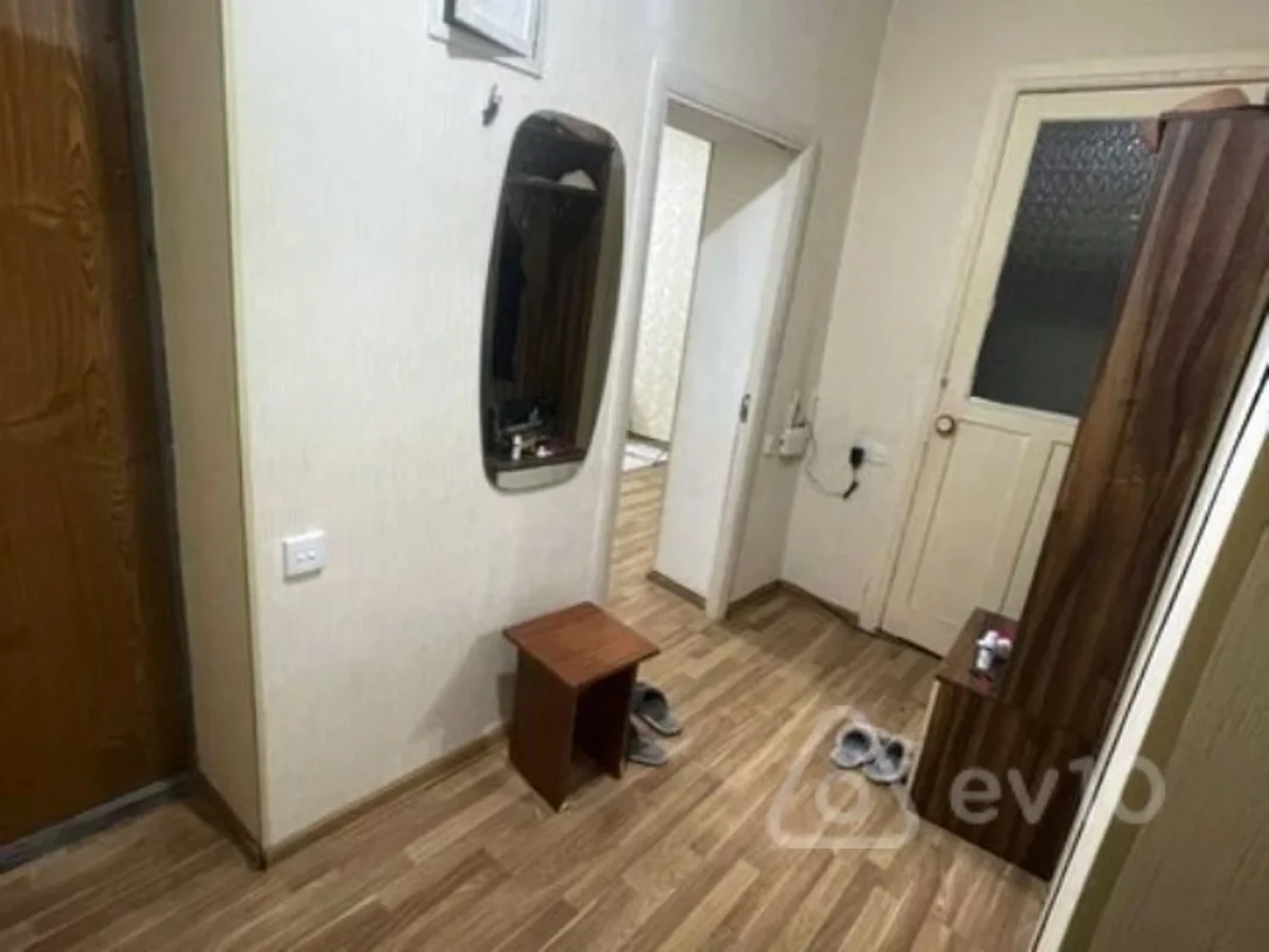 Kirayə verilir 2 otaqlı köhnə tikili 50 m²