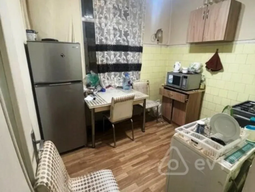 Kirayə verilir 2 otaqlı köhnə tikili 50 m²